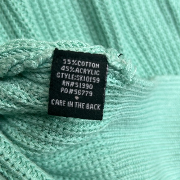 TIMING Mint Green Long Sleeve Scoop Neck Full Zipper Back with Hi Lo Hem Sweater - Picture 15 of 16